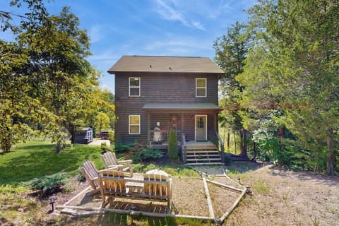 1 Mi to Douglas Lake! Mtn-View Haven with Hot Tub House in Douglas Lake