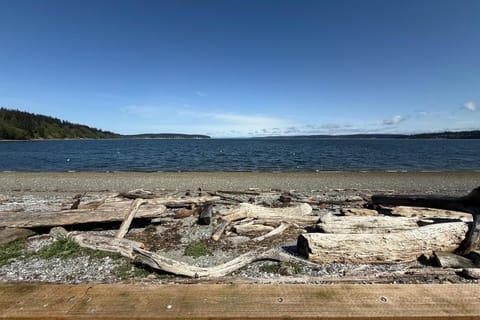 Water's Edge at Dines Point House in Greenbank