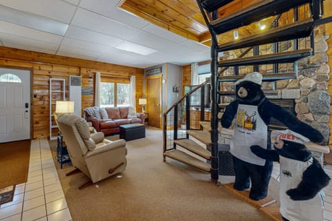 Roaming Deer Cottage House in St Germain