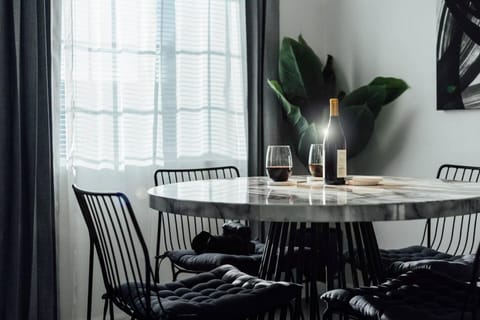 Seating area, Dining area