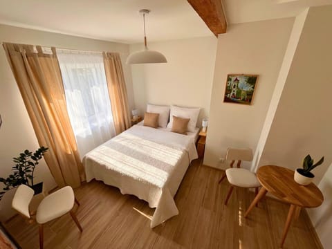 Bed, Photo of the whole room, Seating area, Bedroom