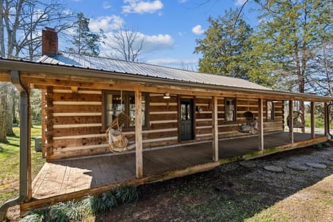 Cozy Lux Cabin With Game Room Cabin in Murfreesboro