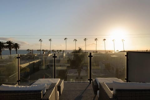 Walk to the Beach & Pier Ocean View Roof Deck House in Oceanside