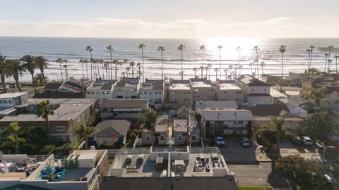 Walk to the Beach & Pier Ocean View Roof Deck House in Oceanside