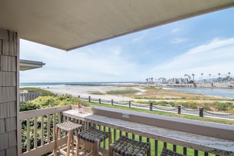 Panoramic Water Views - Steps to the Beach - F-2 House in Oceanside