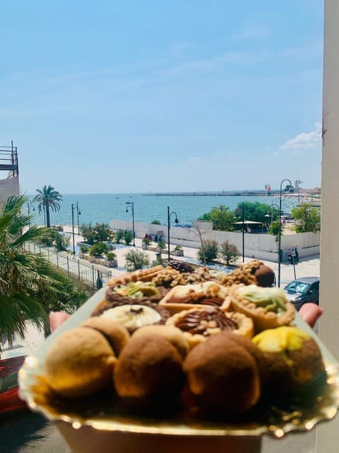 Day, Natural landscape, Food and drinks, Sea view