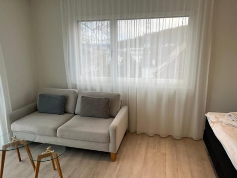 Stunning Apartments, Bernina - Self Checkin Apartment in Zurich City