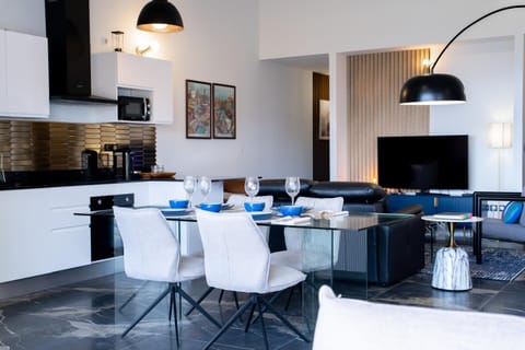 TV and multimedia, Living room, Dining area, minibar