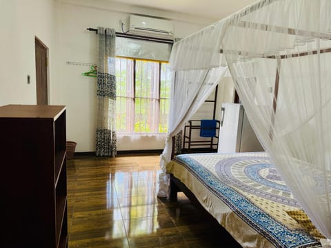Bed, Bedroom, air conditioner