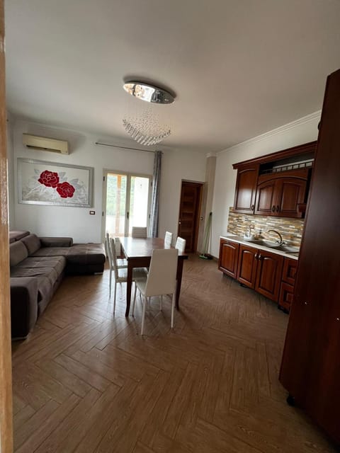 Kitchen or kitchenette, Living room, Dining area