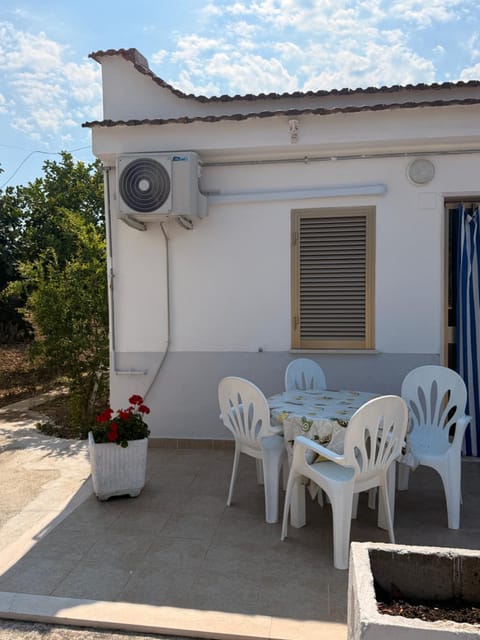 Property building, View (from property/room), Balcony/Terrace, Dining area
