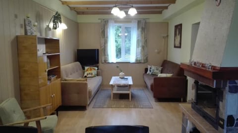 Communal lounge/ TV room, Living room, Seating area