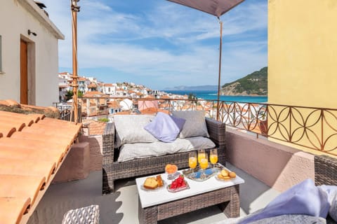Balcony/Terrace, City view, Mountain view, Sea view