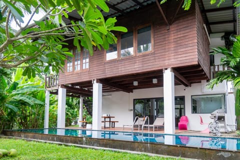 Property building, Swimming pool