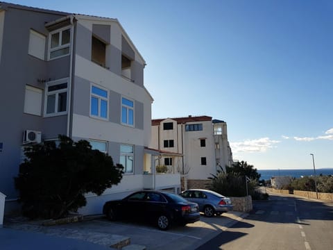 Property building, Day