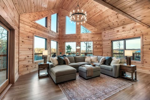 Hemlocke Hideaway House in Pittman Center