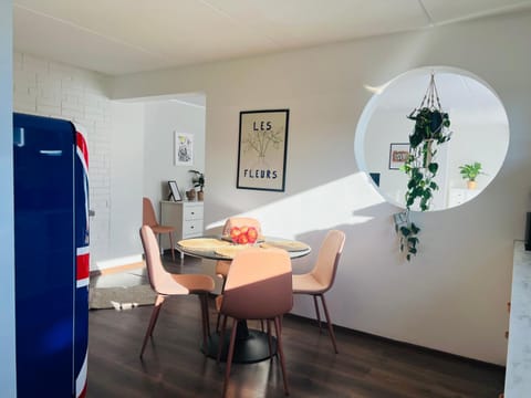 Dining area, kitchen
