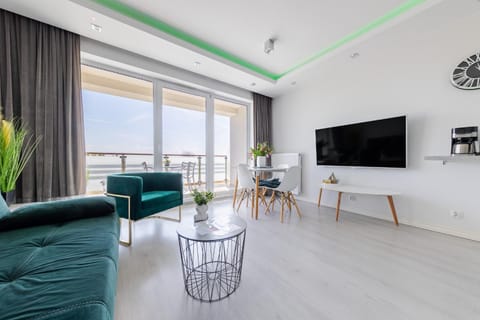 Communal lounge/ TV room, TV and multimedia, Living room, Seating area