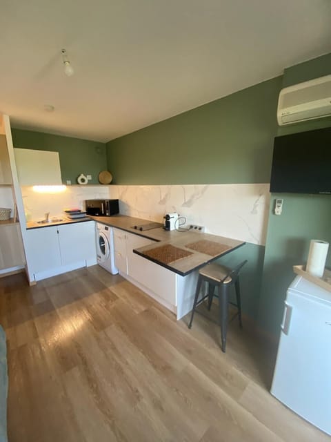 Dining area, pet friendly