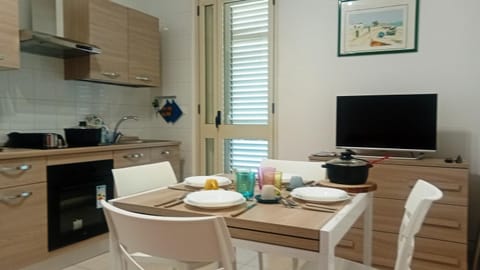 Kitchen or kitchenette, Living room, Seating area, Dining area, pet friendly, stove
