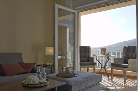 View (from property/room), Balcony/Terrace, Mountain view
