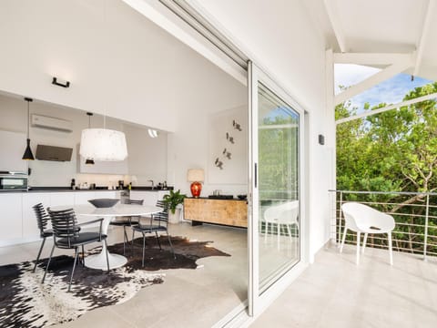 Balcony/Terrace, Kitchen or kitchenette, Dining area