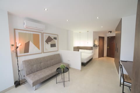 Bed, Living room
