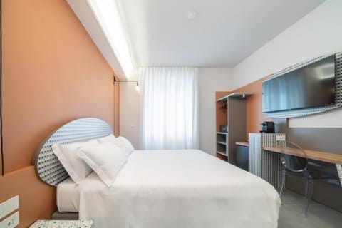 Bed, TV and multimedia, Photo of the whole room, Bedroom, wardrobe