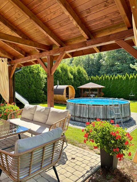 Garden, Sauna, Seating area, Swimming pool