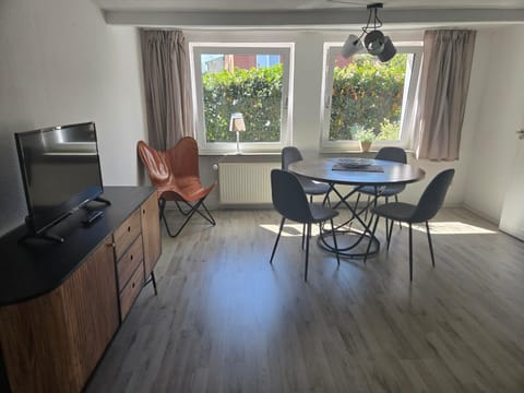 Living room, Seating area, pet friendly