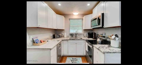 Blue River Bungalow House in Holly Hill