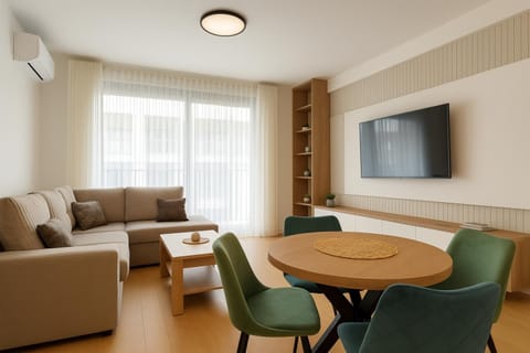 TV and multimedia, Living room, Seating area