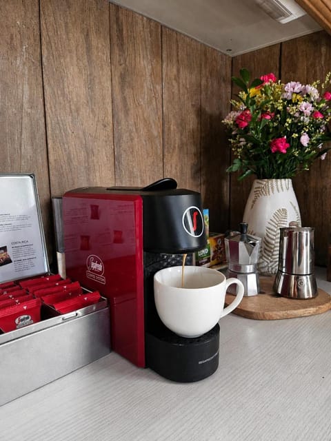 Coffee/tea facilities, kitchen