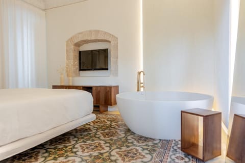 TV and multimedia, Bedroom, Bath