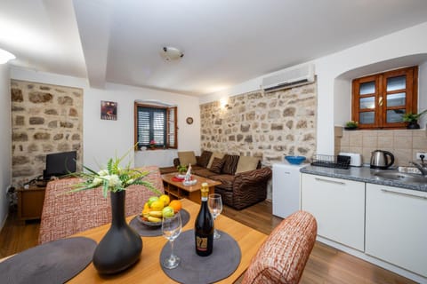 Vila Lancana Apartment in Kotor