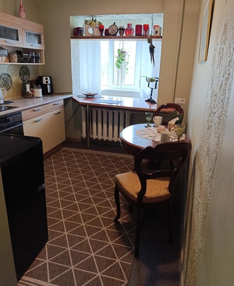 Kitchen or kitchenette, Dining area, oven, pet friendly, stove
