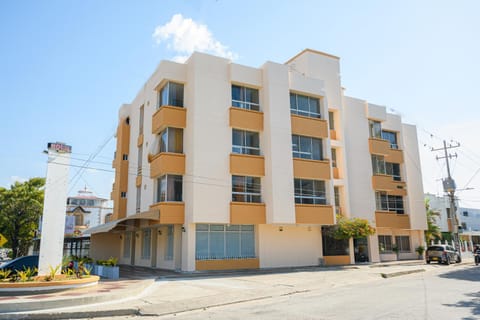 Facade/entrance