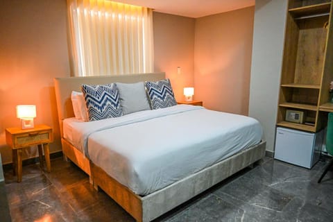 Bedroom, locker