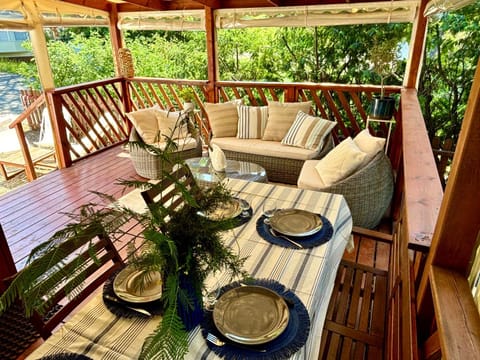 Mobil-Home Camping Parc Montana Gassin - Golfe de Saint-Tropez Campground/
RV Resort in Gassin