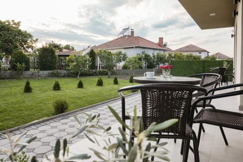 Patio, Patio, Garden, Garden, Balcony/Terrace, Garden view, Garden view