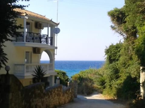 Property building, View (from property/room), Balcony/Terrace, Sea view