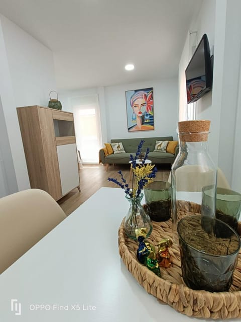 Toilet, TV and multimedia, Living room