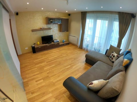 Communal lounge/ TV room, TV and multimedia, Living room, Seating area