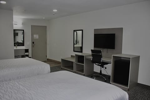 Bed, TV and multimedia, Bedroom
