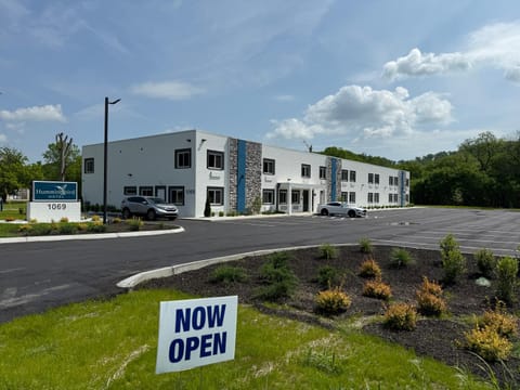 Property building, Day, Street view, Location, Parking