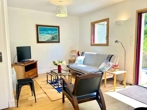 Maison T5 rénovée PMR centre Locmiquélic pour 7 personnes - FR-1-479-228 Villa in Brittany