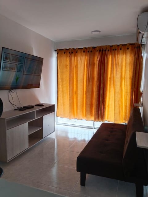 Communal lounge/ TV room, Bed, TV and multimedia, Living room, Evening entertainment