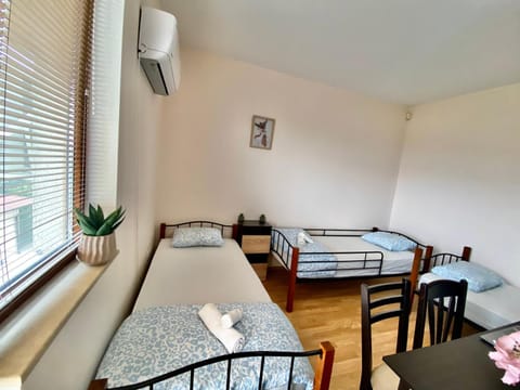 Bed, Bathroom, TV and multimedia, Photo of the whole room, internet, air conditioner