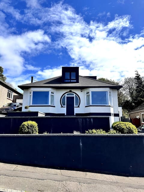 Kaimes Kip Stylish Edinburgh Five Bedroom Home House in Edinburgh