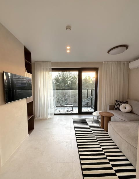 Communal lounge/ TV room, TV and multimedia, Living room, Photo of the whole room, Seating area